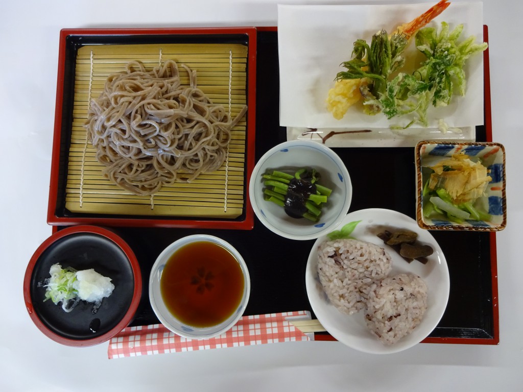 里山食堂山菜そば定食